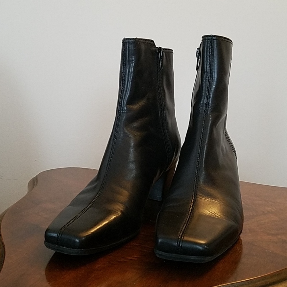 Nine West black leather boots, 7.5